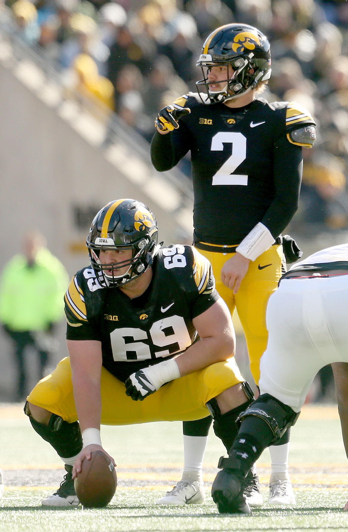 102018-Iowa-Maryland FB-015